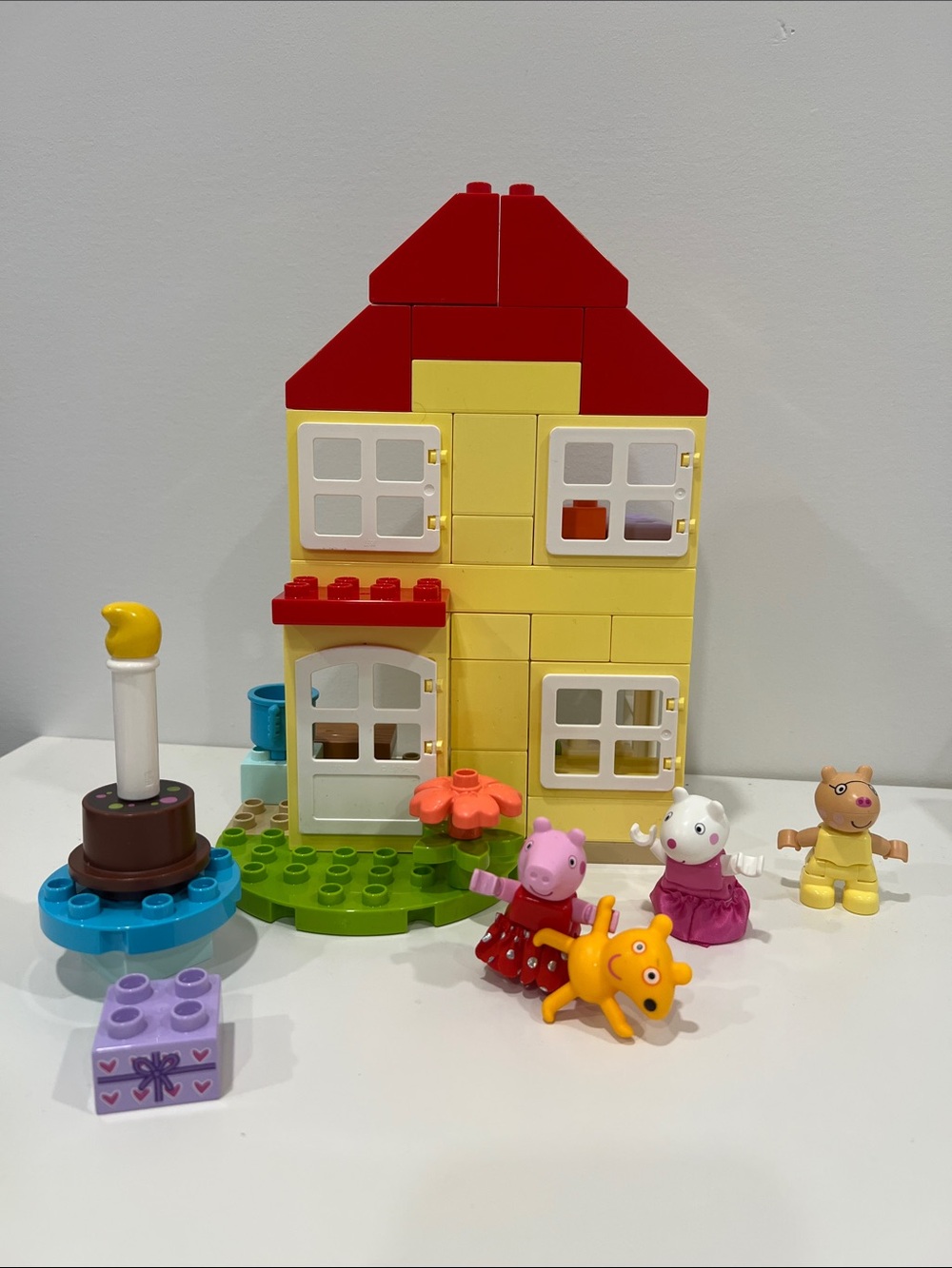 LEGO DUPLO Peppa Pig Birthday House, Build & Rebuild Toddler Toy